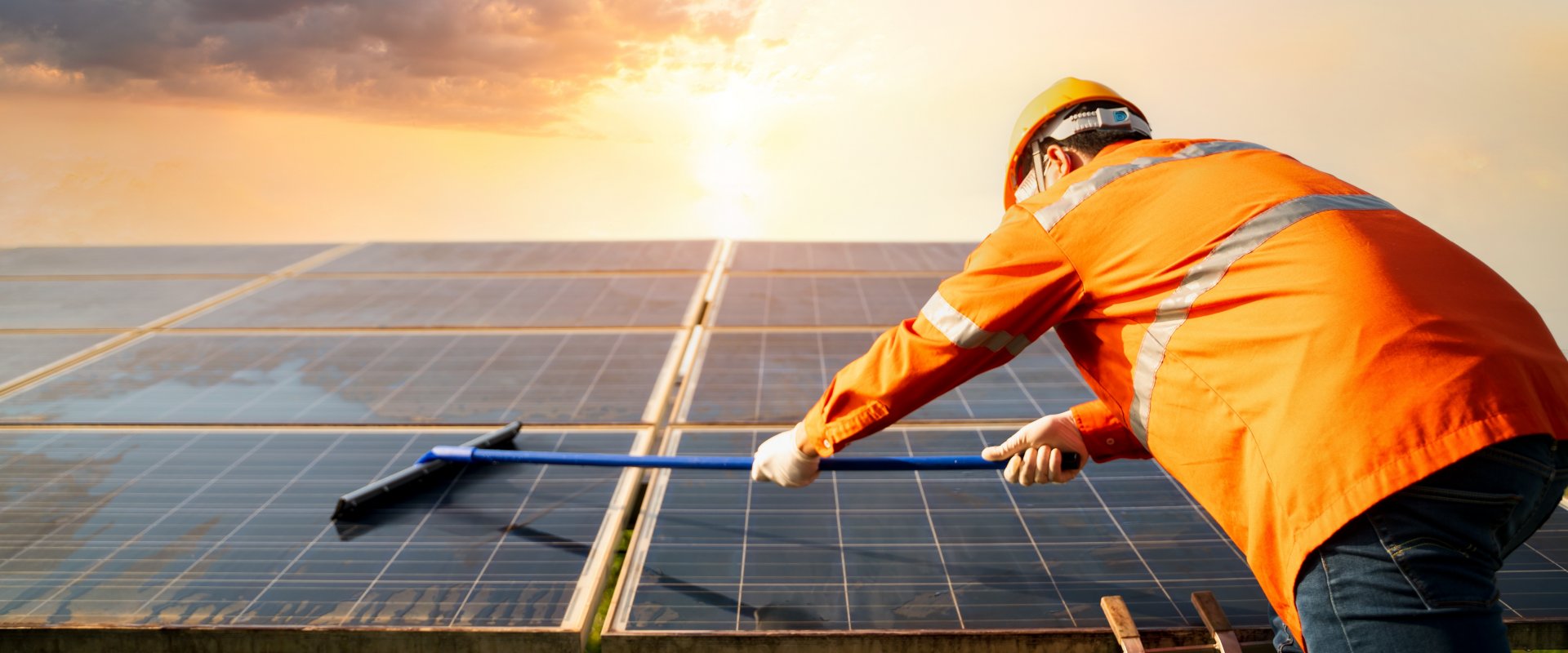 Solar maintenance by an engineer